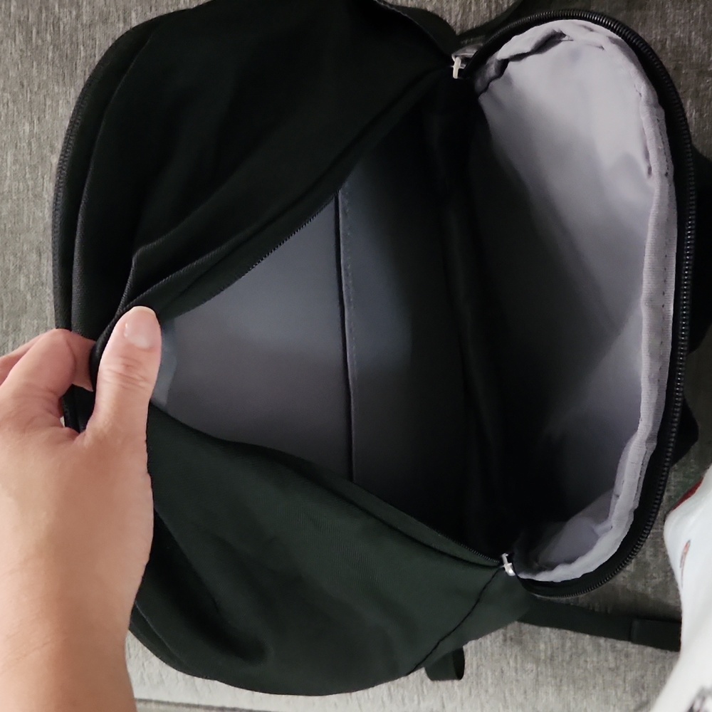 American tourister backpack - Picture 2 of 3